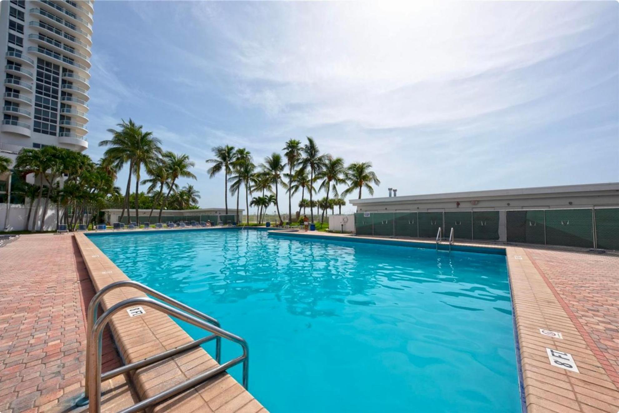 Directly On The Beach With Pool & Parking Miami Beach Exterior foto